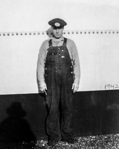 1942-11 Rollin Hansen at work at Standard Oil at Point Wells